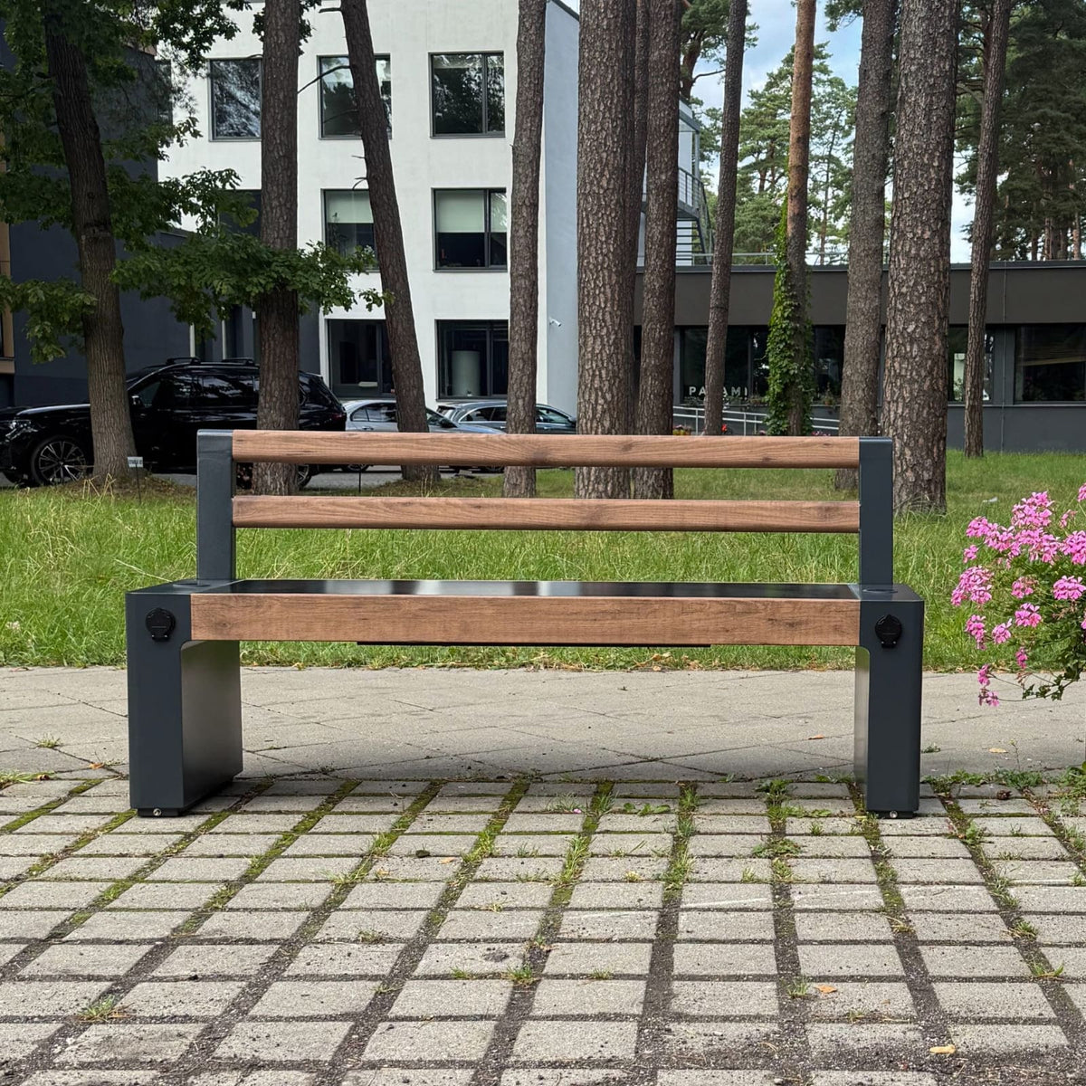 Smart Solar Bench